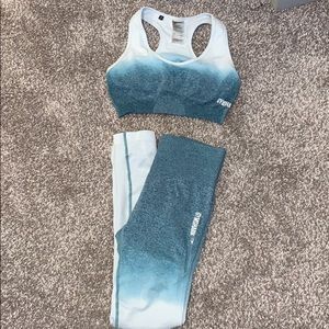 Ombré Gymshark Seamless legging and sports bra.
